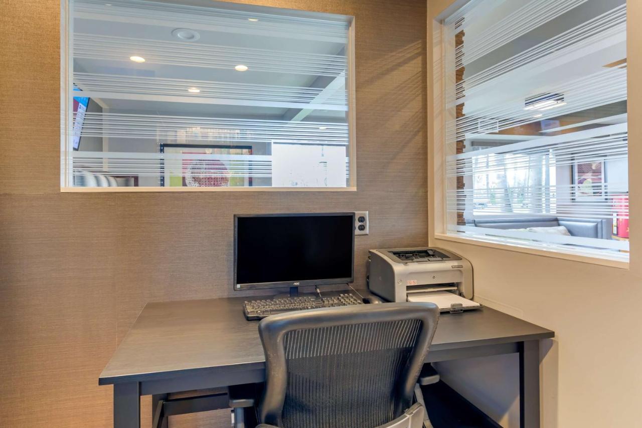 Best Western Plus Pavilions Anaheim Bagian luar foto