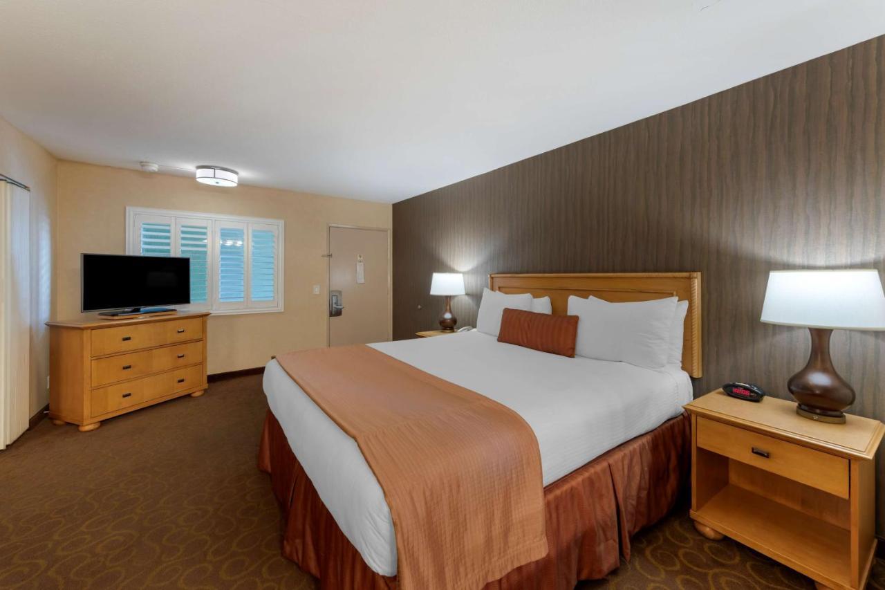 Best Western Plus Pavilions Anaheim Bagian luar foto