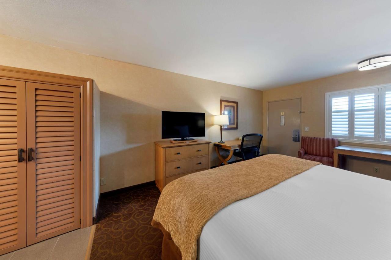 Best Western Plus Pavilions Anaheim Bagian luar foto