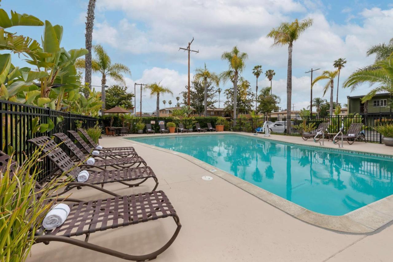 Best Western Plus Pavilions Anaheim Bagian luar foto