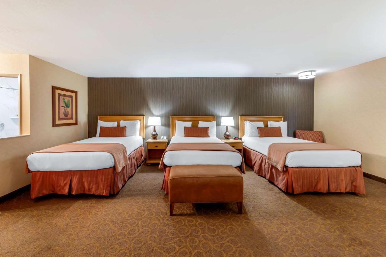Best Western Plus Pavilions Anaheim Bagian luar foto