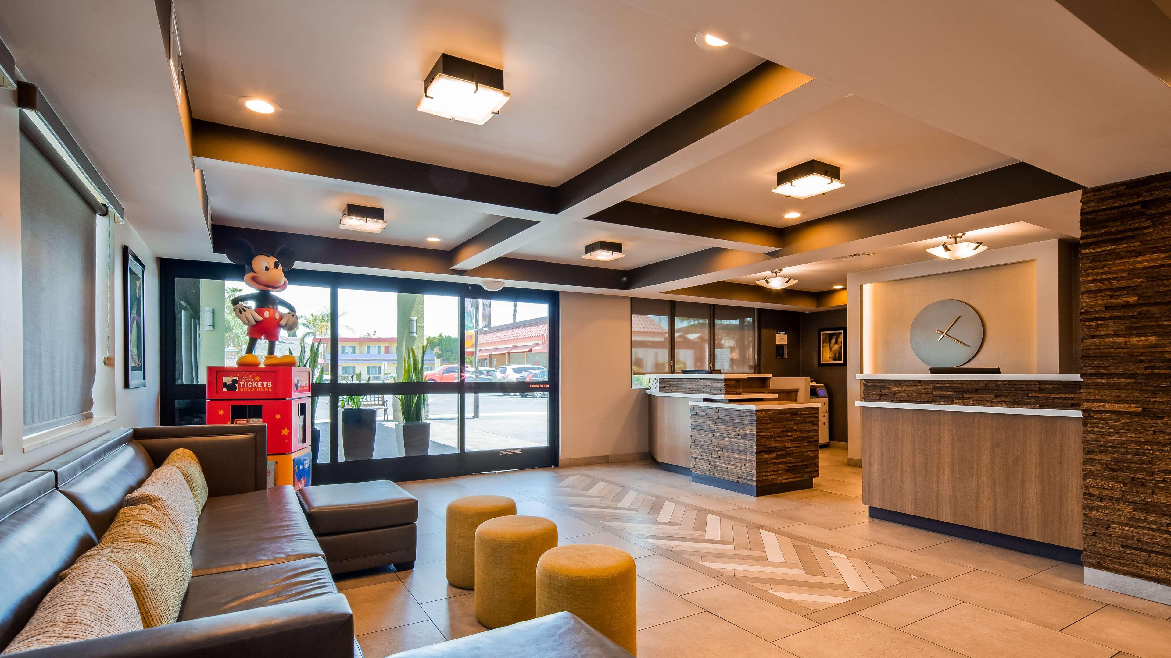 Best Western Plus Pavilions Anaheim Bagian luar foto
