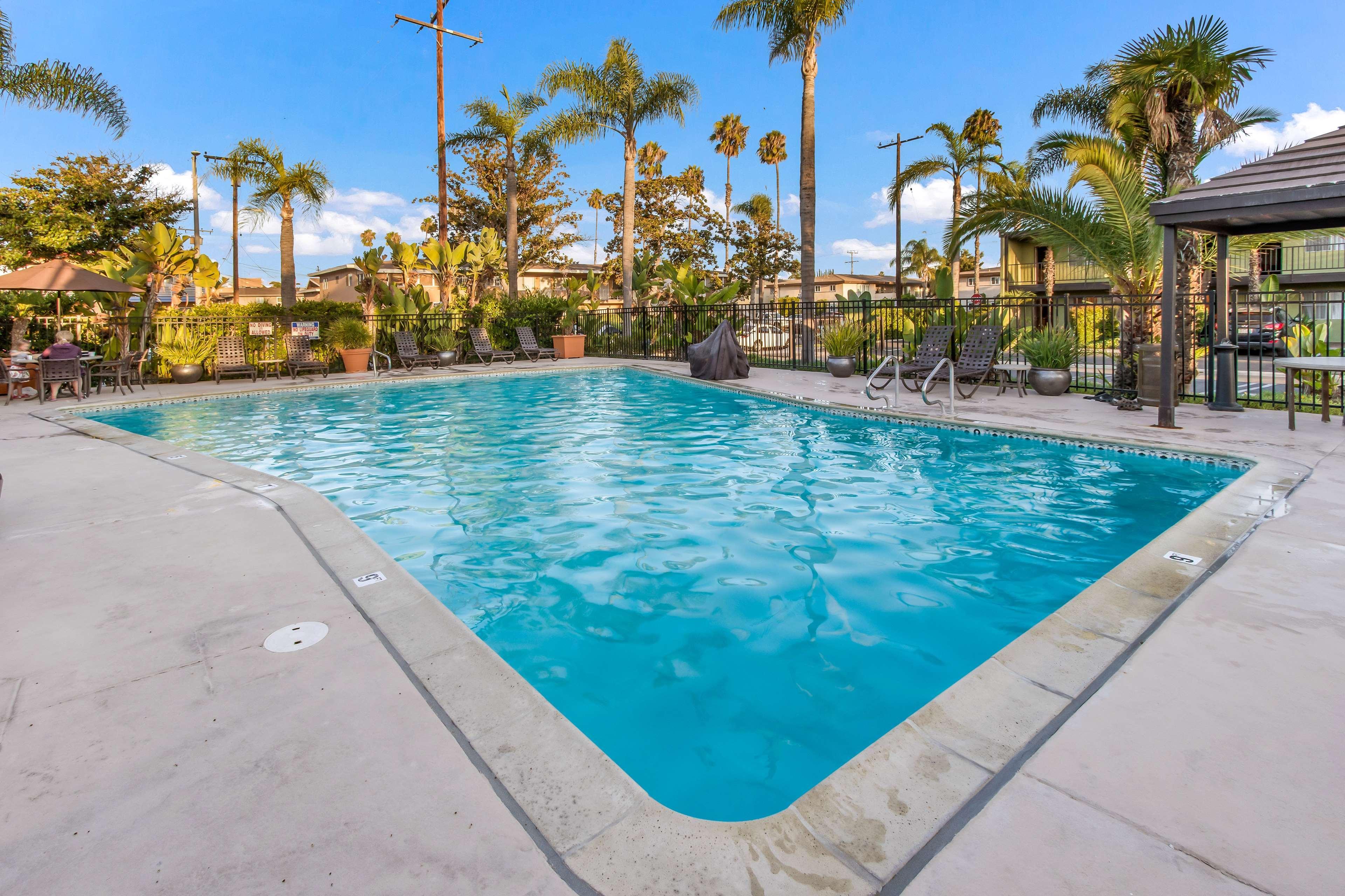 Best Western Plus Pavilions Anaheim Bagian luar foto
