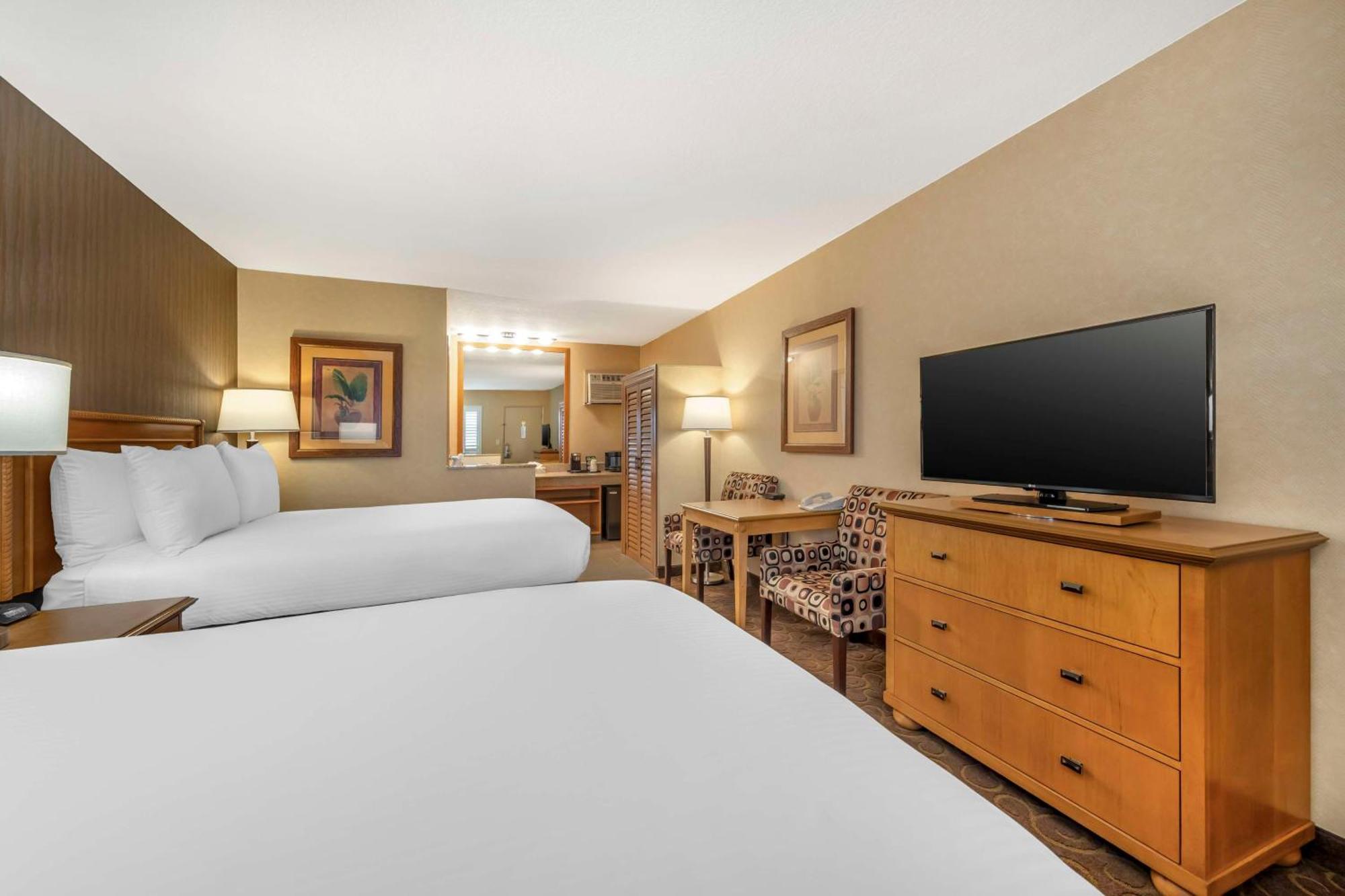 Best Western Plus Pavilions Anaheim Bagian luar foto